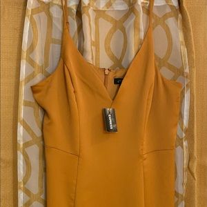 NWT *Express* Mustard V-Neck Midi Dress [ Size M ]